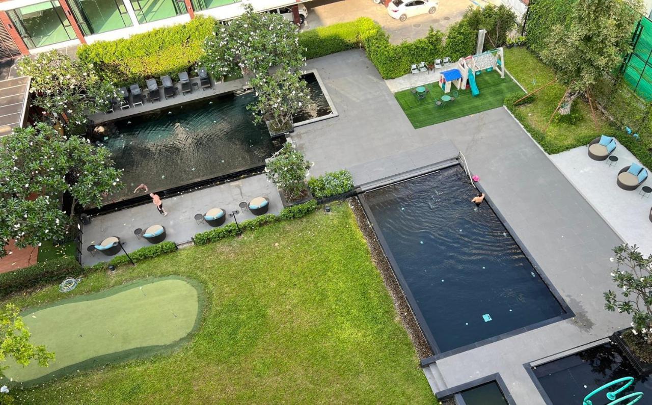 Hotel Fifth Pattaya Jomtien By Shiwalai Int Esterno foto The swimming pool at the hotel