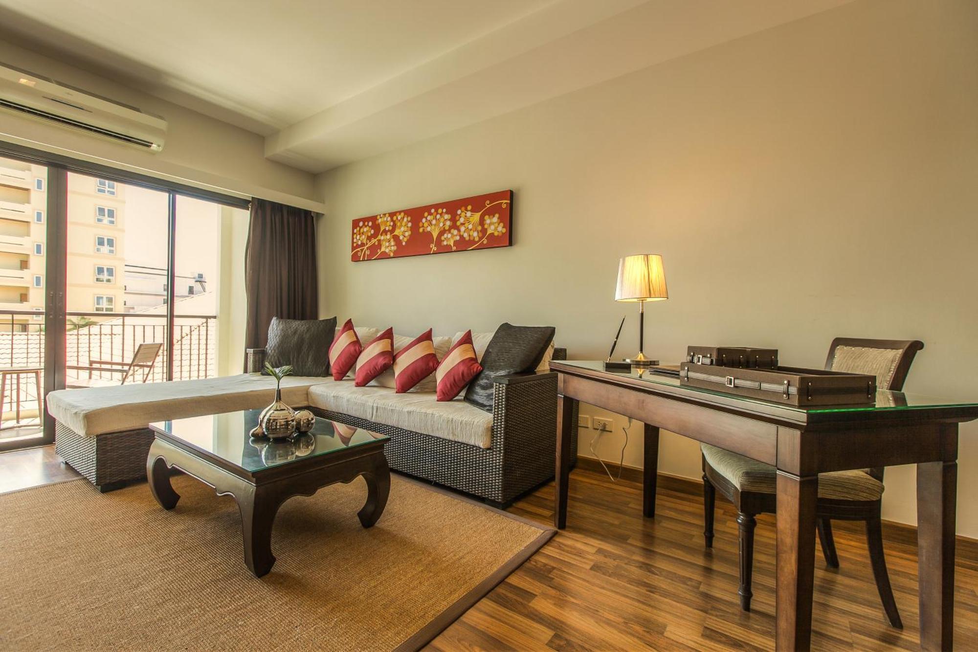 Hotel Fifth Pattaya Jomtien By Shiwalai Int Camera foto A living room in a condominium